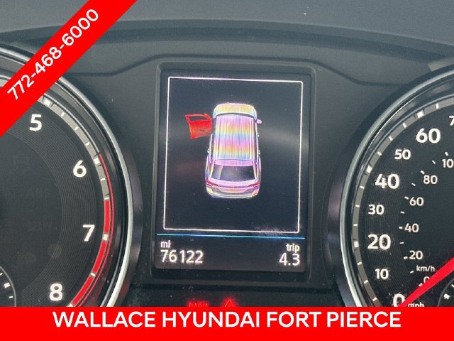 Used 2020 Volkswagen Atlas Cross Sport SE w/ Panoramic Sunroof Package FWD image 29