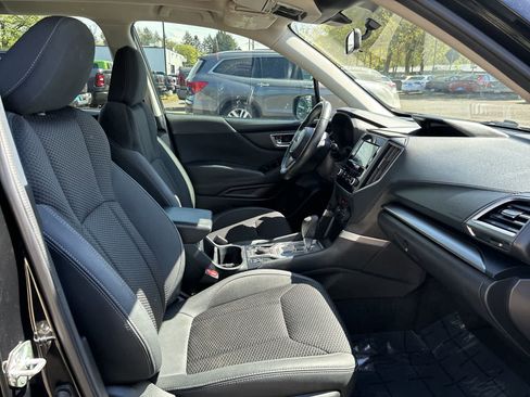 Used 2023 Subaru Forester Premium image 4