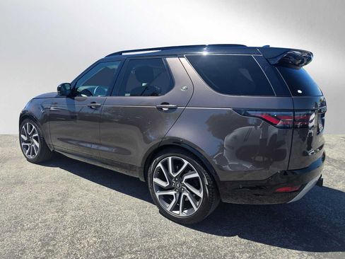 Used 2025 Land Rover Discovery Metropolitan Edition AWD/4WD image 3