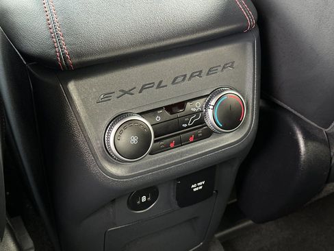 Used 2025 Ford Explorer ST image 14