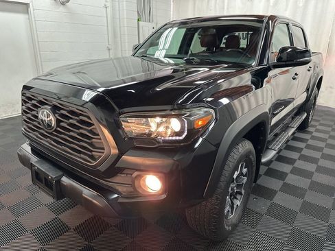 Used 2020 Toyota Tacoma TRD Off-Road w/ Technology Package AWD/4WD image 4