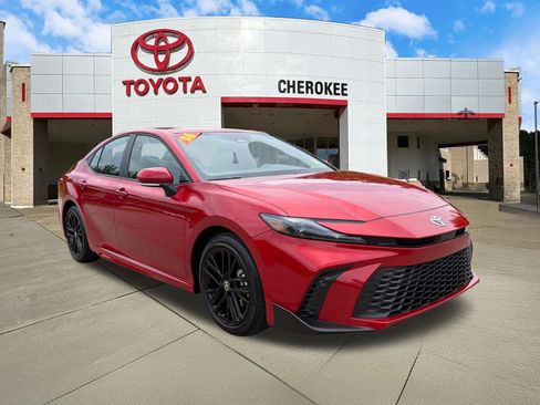 Used 2026 Toyota Camry SE w/ Multimedia Upgrade Package FWD image 3