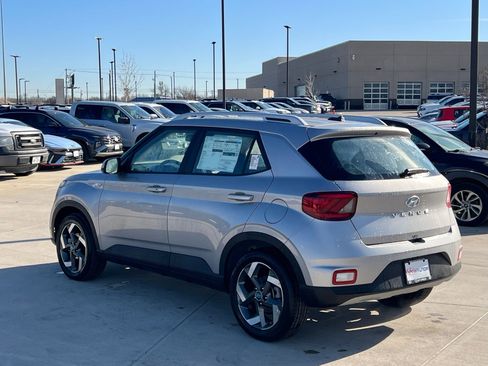 New 2026 Hyundai Venue SEL image 9