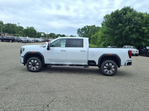 New 2026 GMC Sierra 3500 Denali w/ Denali Reserve Package AWD/4WD image 7