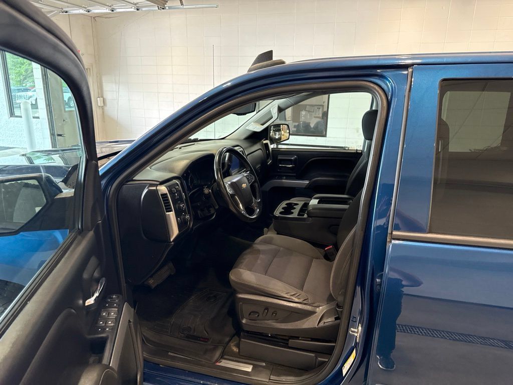 Used 2018 Chevrolet Silverado 1500 LT w/ All Star Edition AWD/4WD image 20