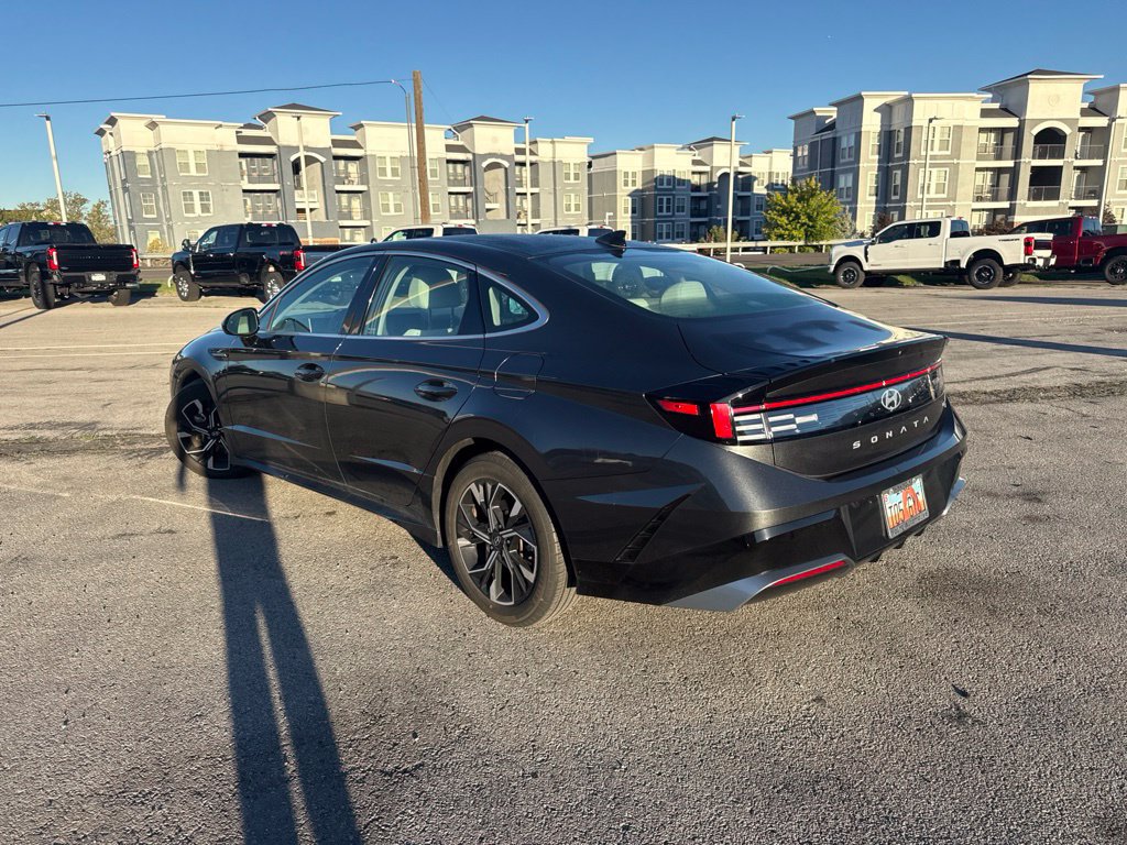 Used 2024 Hyundai Sonata SEL AWD/4WD image 9