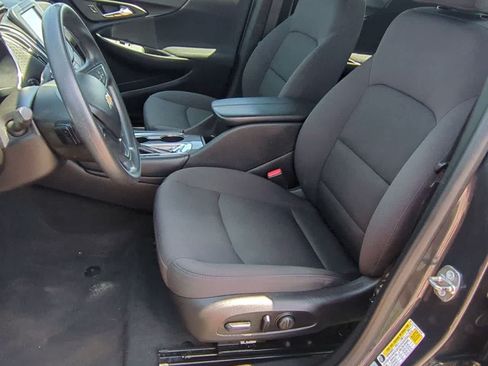Used 2017 Chevrolet Malibu LT FWD image 15