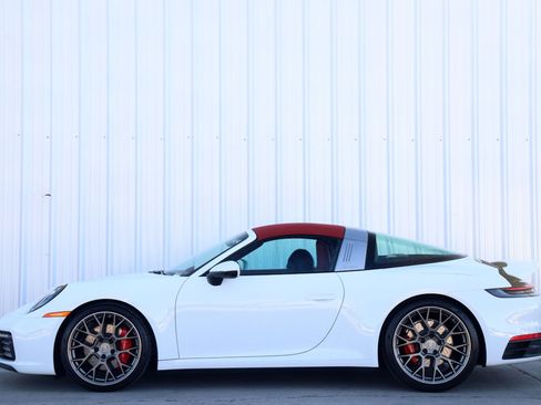 Used 2021 Porsche 911 Targa 4S w/ Sport Chrono Package image 9