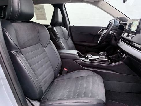 Used 2025 Mitsubishi Outlander SE FWD image 19