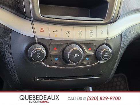 Used 2019 Dodge Journey SE w/ Connectivity Group FWD image 16