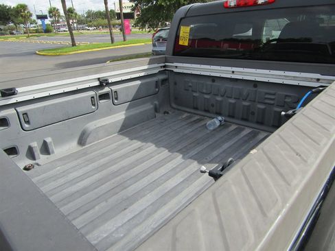 Used 2009 HUMMER H3T Adventure image 7