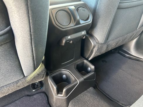 Used 2024 Jeep Wrangler Sport S image 30