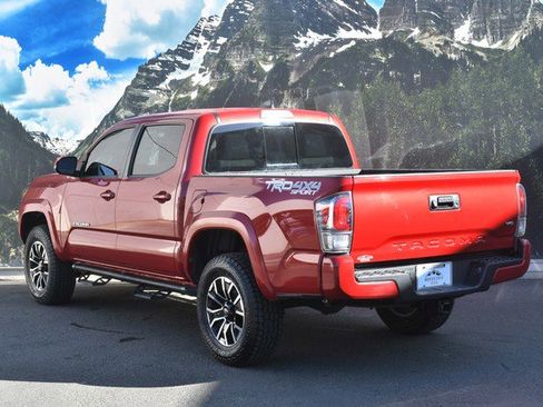 Used 2023 Toyota Tacoma TRD Sport image 9