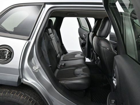 Used 2015 Jeep Cherokee Trailhawk image 29