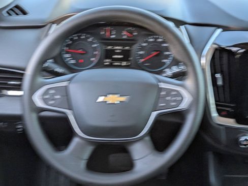 Used 2021 Chevrolet Traverse LS FWD image 11
