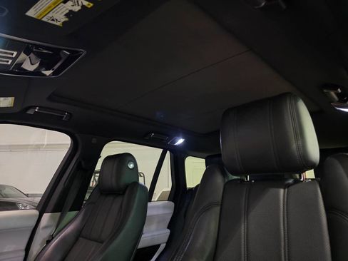Used 2016 Land Rover Range Rover HSE image 37