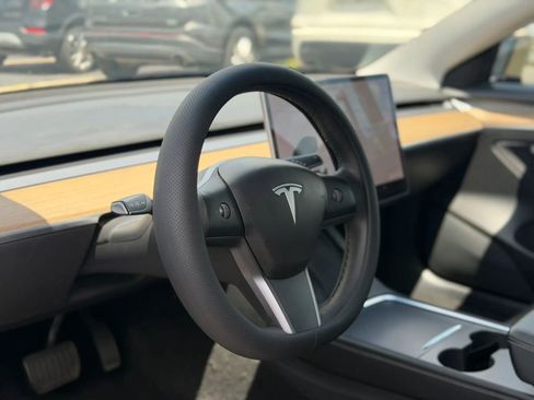 Used 2021 Tesla Model 3 Standard Range Plus RWD image 11