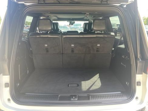 Used 2023 Jeep Wagoneer Series II AWD/4WD image 14