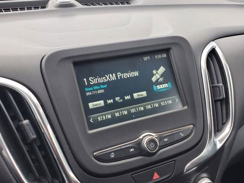 Used 2018 Chevrolet Equinox LT FWD image 25