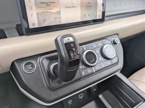 Used 2020 Land Rover Defender 110 HSE image 12