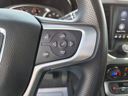 Used 2023 GMC Acadia SLE w/ Driver Convenience Package image 31