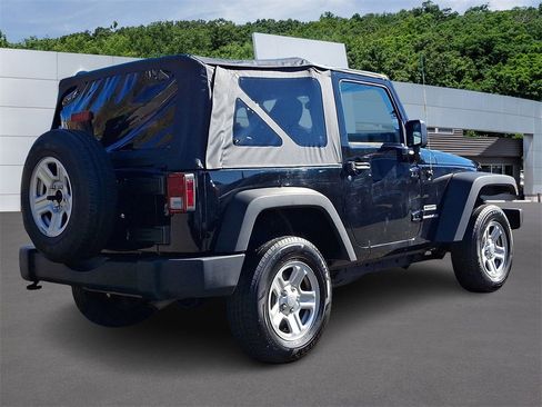 Used 2018 Jeep Wrangler Sport image 6