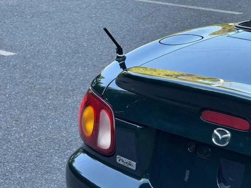 Used 1999 MAZDA MX-5 Miata RWD image 10