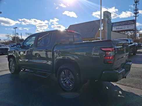 Used 2025 Nissan Frontier SV w/ SV Convenience Package image 4