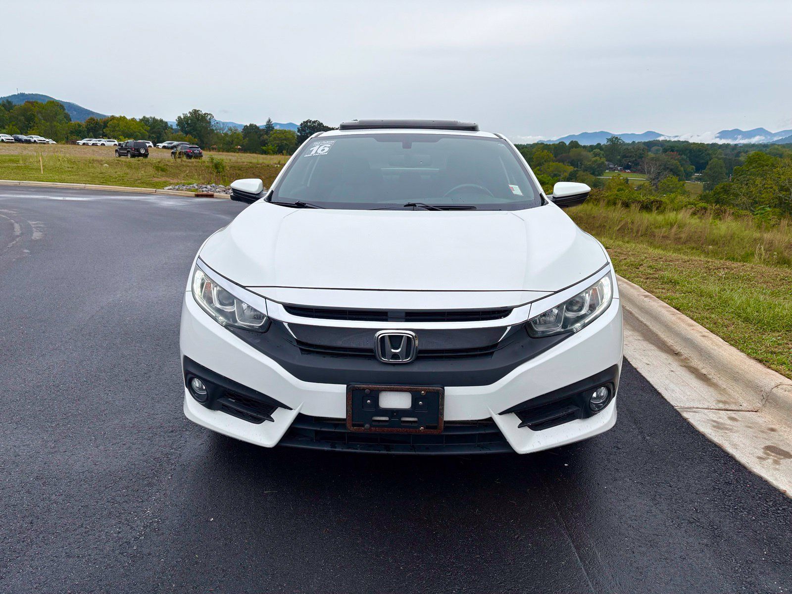 Used 2016 Honda Civic EX-L image 2