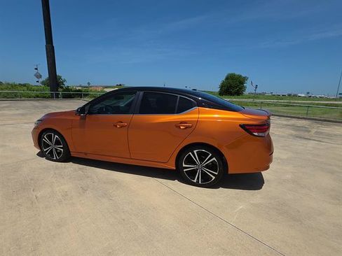 Used 2021 Nissan Sentra SR w/ SR Premium Package FWD image 4
