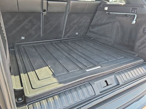 Used 2021 Land Rover Range Rover Sport HSE Silver Edition image 19