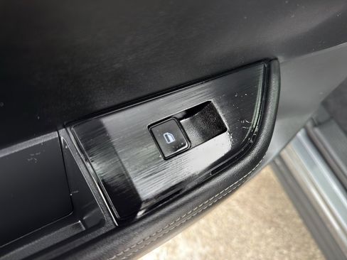 Used 2023 Nissan Rogue SV w/ SV Premium Package image 31