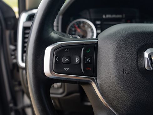 Used 2022 RAM 1500 Laramie AWD/4WD image 13