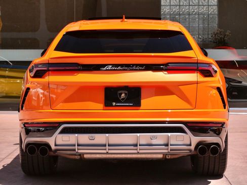 Used 2021 Lamborghini Urus AWD/4WD image 4