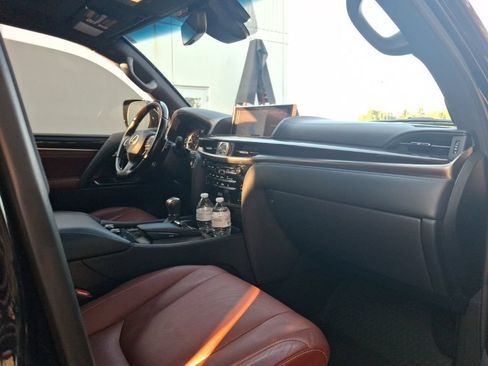 Used 2020 Lexus LX 570 4WD w/ Sport Package image 4