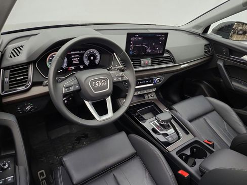 Used 2024 Audi Q5 e Premium Plus w/ Premium Plus Package AWD/4WD image 9