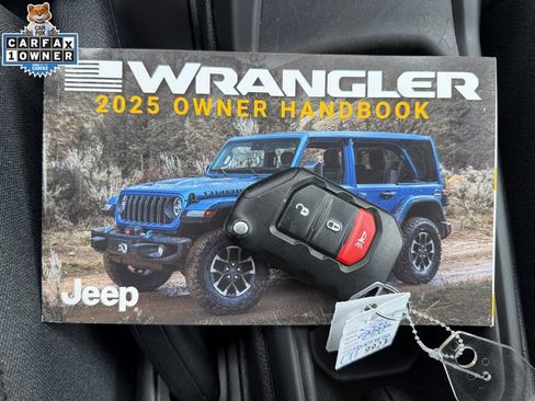 Certified 2025 Jeep Wrangler Unlimited Rubicon AWD/4WD image 11