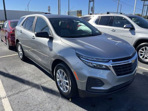 Used 2024 Chevrolet Equinox LS w/ LS Convenience Package FWD image 11