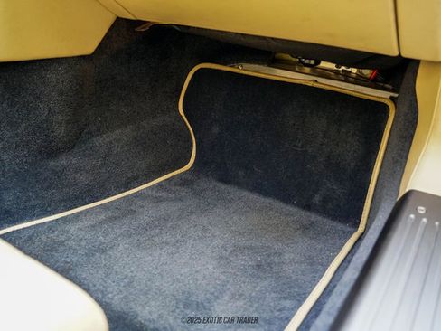 Used 2015 Aston Martin DB9 Volante image 42