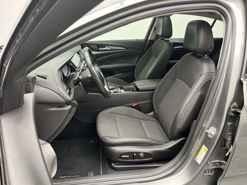 Used 2018 Buick Regal Preferred w/ Driver Confidence Package #1 image 8