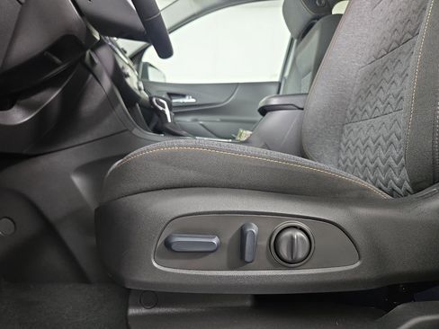 Used 2024 Chevrolet Equinox LT image 30