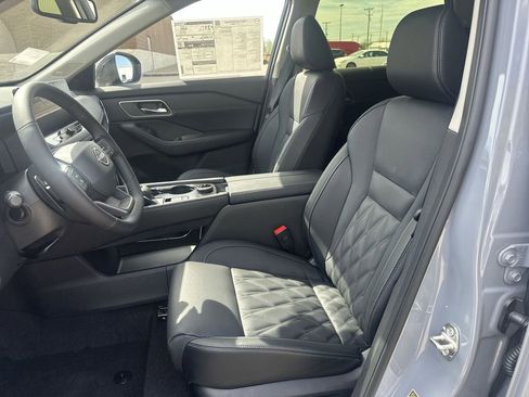 New 2026 Nissan Rogue Platinum AWD/4WD image 13