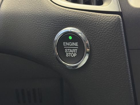 Used 2020 Ford Edge SE image 22