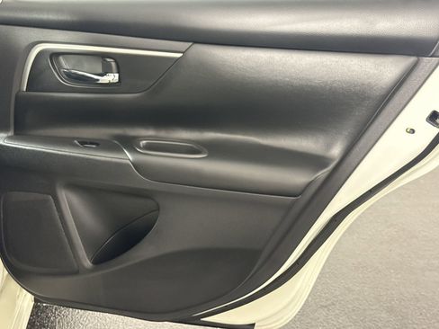 Used 2017 Nissan Altima 2.5 SR w/ LED Appearance Package image 36