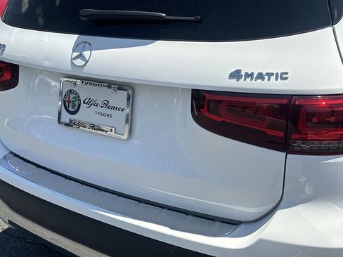 Used 2023 Mercedes-Benz GLB 250 4MATIC w/ Premium Package image 12