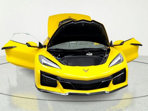 Used 2026 Chevrolet Corvette Z06 RWD image 15