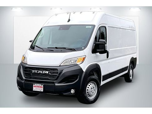 Used 2025 RAM ProMaster 2500 w/ Convenience Group image 2