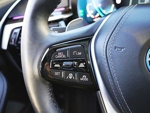 Used 2023 BMW 530e w/ M Sport Package image 35