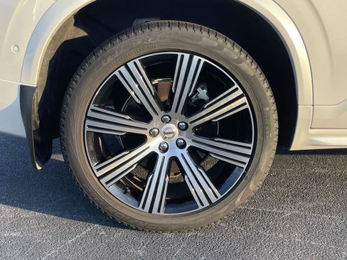 Certified 2023 Volvo XC90 B6 Ultimate w/ Lounge Package AWD/4WD image 9