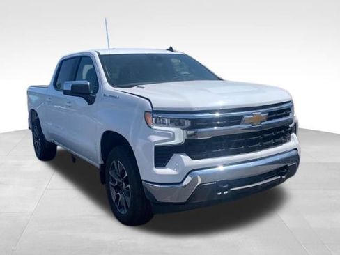 Used 2024 Chevrolet Silverado 1500 LT AWD/4WD image 2